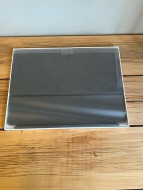 New Apple Smart Keyboard for iPad Pro 12.9” (1st/2nd Gen)